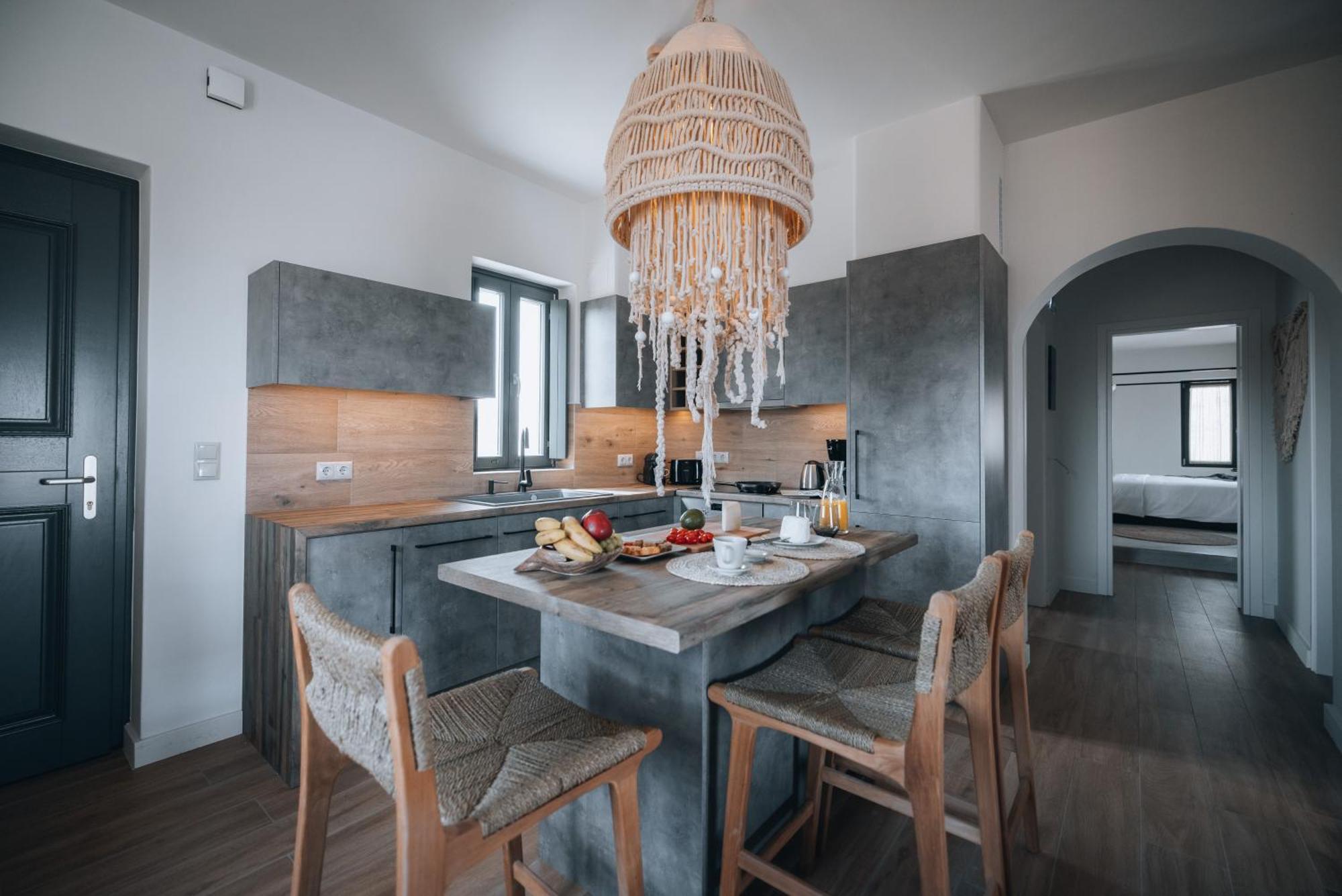 Kosmitis Suites & Villas Náousa Rom bilde